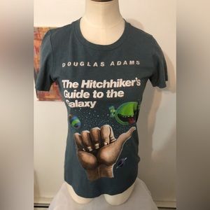 The hitchhiker’s guide to the Galaxy T-shirt , medium Douglas Adams